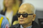 "Ces crimes dont on nous accuse, on nous les reproche à tort. Il est dommage de voir que l’on a confondu les amis et les ennemis" dit Nuon Chea aux juges le lundi 5 décembre 2011. (CETC)