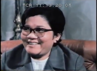 Les Khmers rouges tuaient les intellectuels ? La démonstration de Ieng Thirith est simple : elle porte des lunettes, elle est une intellectuelle et elle est là devant la caméra... (DR)